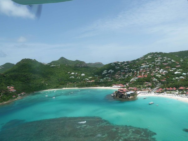 St. Barths: es una de las islas más bellas del mundo. Poco poblada su centro es Gustavia. Aquí se pueden encontrar vistas de ensueño y restaurantes únicos en el mundo.