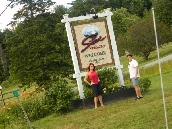 Stowe, Vermont: Un lugar perfecto para viajar con la familia. Muchos lugares divertidos para grandes y chicos como la fábrica de helados Ben & Jerry’s, Fincas de Arce y La fábrica de quesos Cabot.