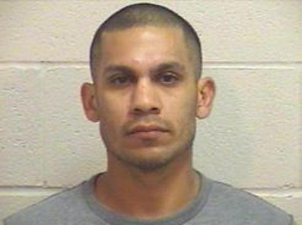 Daniel Ballejo fue arrestado el 10/22/2013 en el condado Brown de Texas, acusado de :<br /><br />TR/POSS CS PG 1 <1G DRUG FREE ZONE/35 DIST