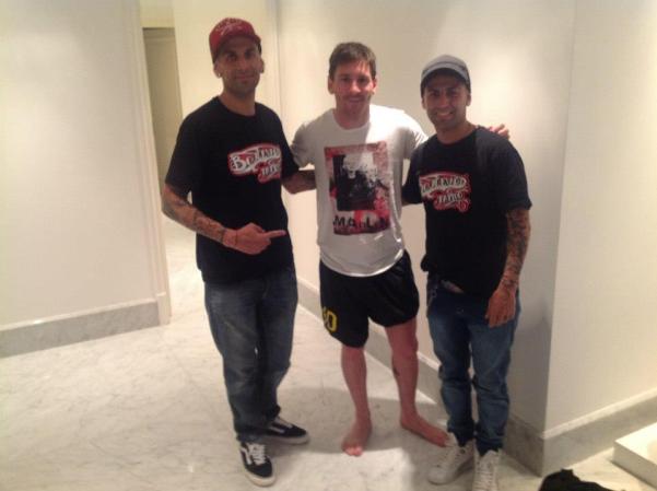 Messi justo después de hacerse su nuevo tatuaje.