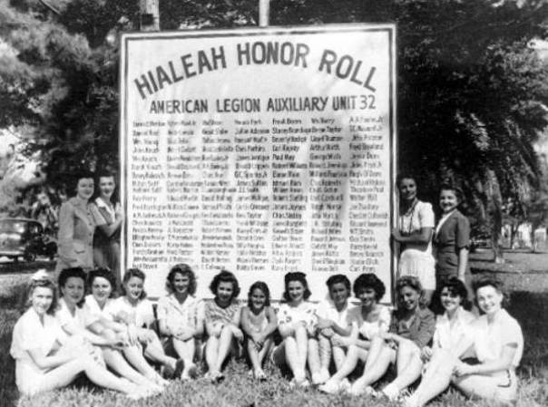 Mujeres de Hialeah dejan su huella como integrantes del American Legion Auxiliary Unit 32, 1945.