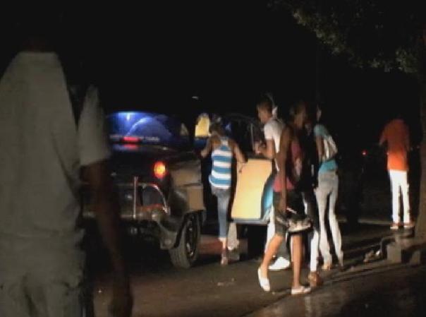 Fotos del masivo apagón que tuvo lugar el domingo en Cuba.