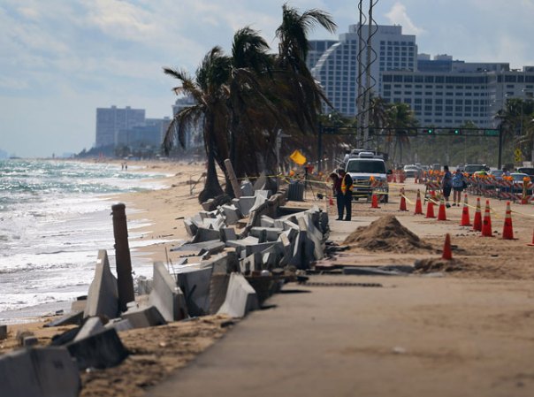 Las playas paralelas a la autovía A-1-A están sufriendo una enorme erosión que ha generado alarma entre los expertos, especialmente tras el paso de la tormenta tropical Sandy.