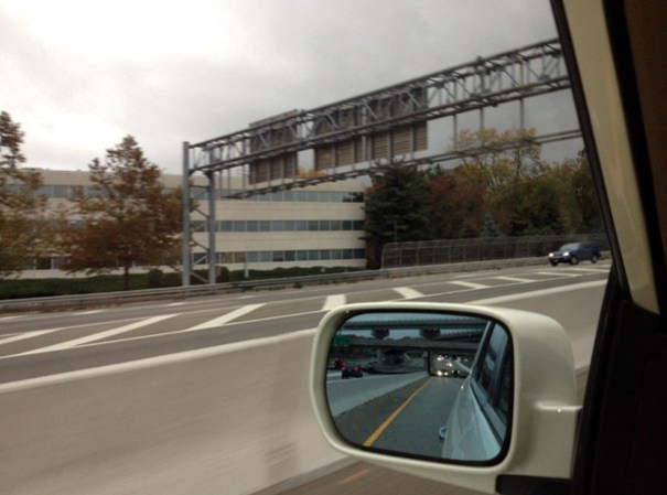 Las primeras lluvias, inundaciones y fuerte oleaje provocados por el huracán "Sandy" llegaron hoy a las costas de Nueva Jersey y Nueva York. <br /><br />¡Haz clic aquí para mandar tus fotos de Sandy