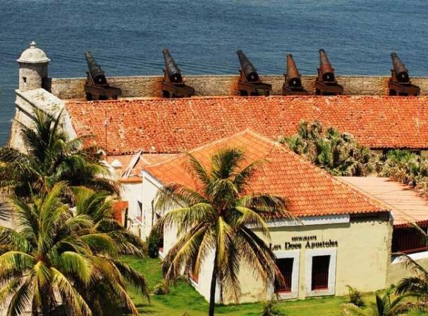 La batería de los 12 Apóstoles en la base del Morro.
