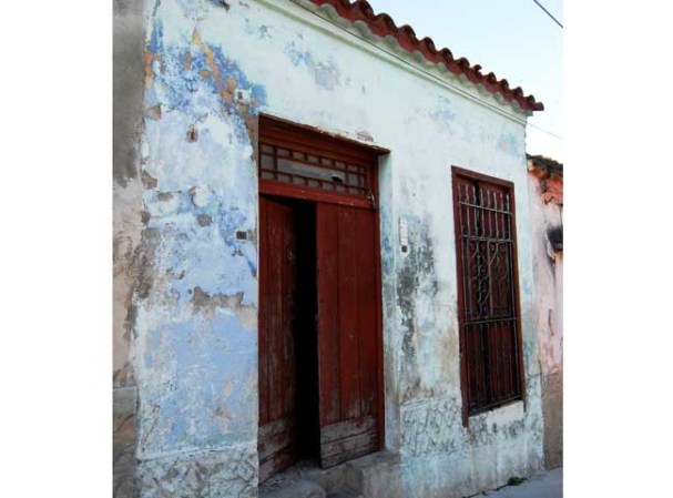 Casa donde nació Pedro Knight, el esposo de Celia Cruz, en el barrio de la Marina, y donde se dice que se fundó la orquesta de la Sonora Matanzera.