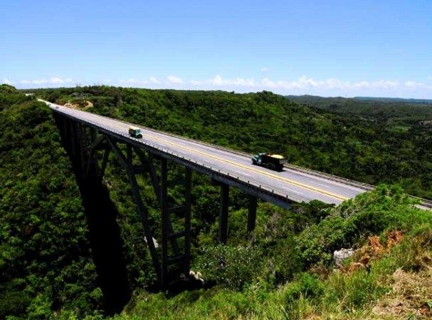 El Puente de Bacunayagua, con una extensión total de mas de 310 metros. <br /> ¿Quieres compartir fotos como estas? Hazlo aquí <br />