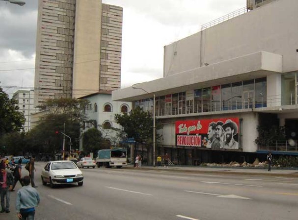 Esquina de 23 y M.