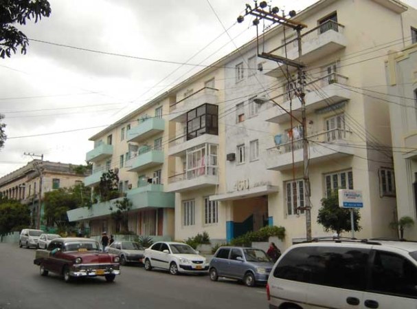 La esquina L y 25, Vedado.