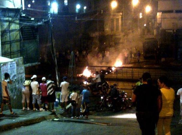 Manifestaciiones en Caracas este martes en la noche.