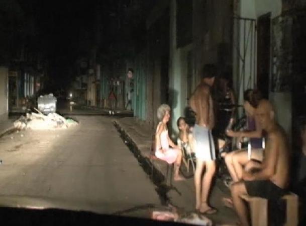Fotos del masivo apagón que tuvo lugar el domingo en Cuba.