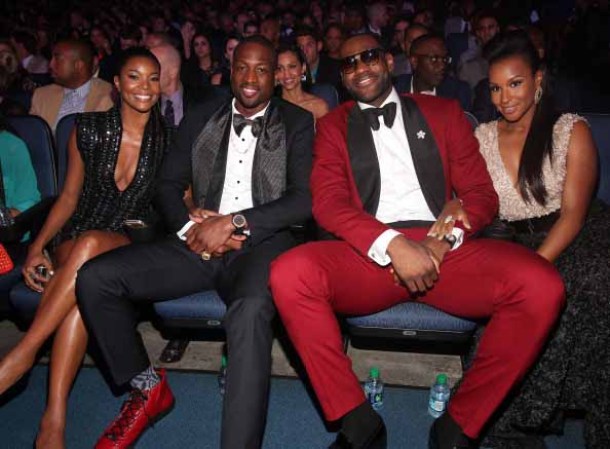 Dwyane Wade y Gabrielle Unionen premios ESPY en julio 2013 en L.A junto a su amigo LeBron James y su novia.