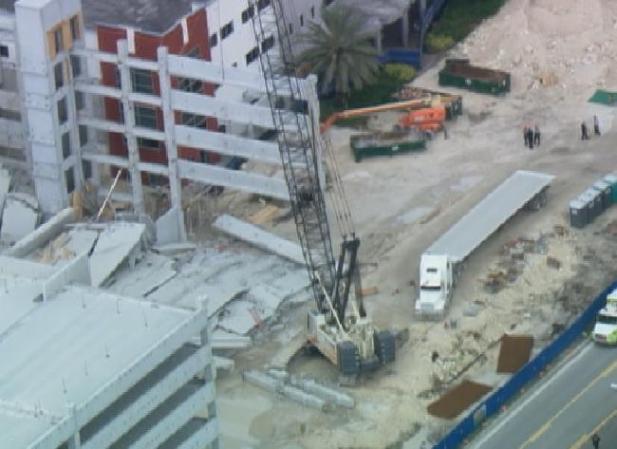 Imágenes tomadas desde el helicóptero deTelemundo 51 tras derrumbarse un garaje de varios pisos en el recinto del Miami-Dade College del Doral