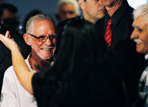 8 DE NOVIEMBRE, 2011: El opositor Guido Sigler llega a Miami tras lograr abandonar la isla, donde estuvo preso y enfermo.