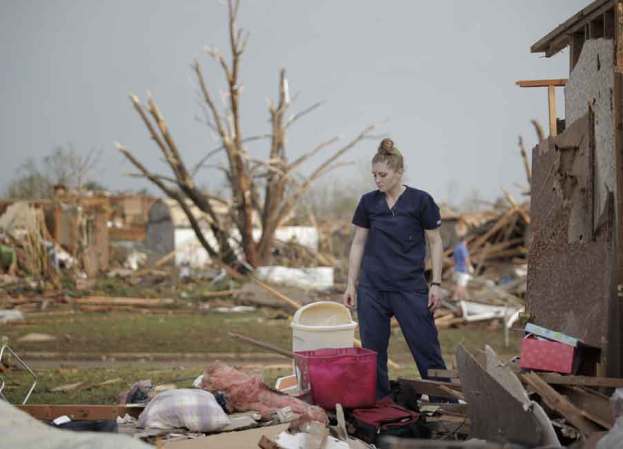 El estado de Oklahoma está de luto tras el paso de un descomunal sistema de tornados que ha costado decenas de vidas.