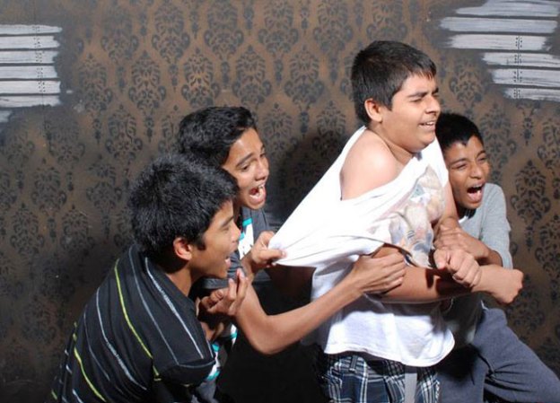 Fotos tomadas a quienes visitan la Casa del Horror Nightmares Fear Factory en Niagara Falls, Canadá, Lo que no se revela es la causa del espanto.