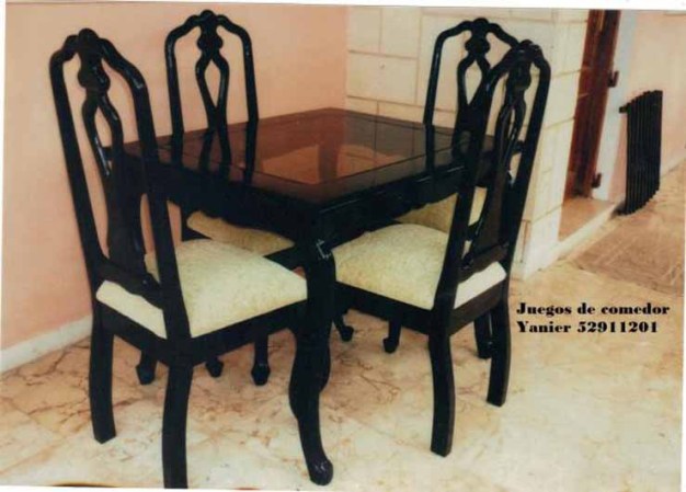 Juego de comedor de madera y cristal, transporte incluido y garantía.
