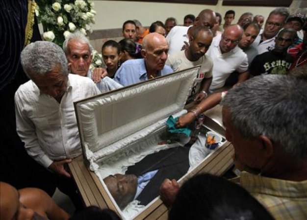 11 DE JUNIO, 2012: El último adiós al gran pugilista.