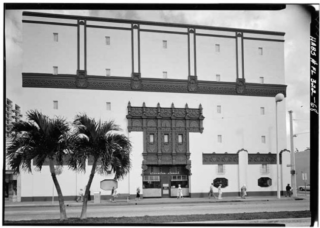 Miami Beach tiene una de las más vastas colecciones de edificios art déco en el mundo que fueron construidos entre los años 20 y los 40.