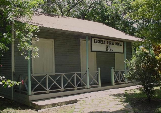 La escuela donde estudiaron los hermanos Castro.