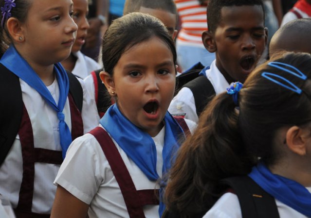 5 DE SEPTIEMBRE, 2011: Es el primer día de escuela, buena ocasión para bostezar, en La Habana.