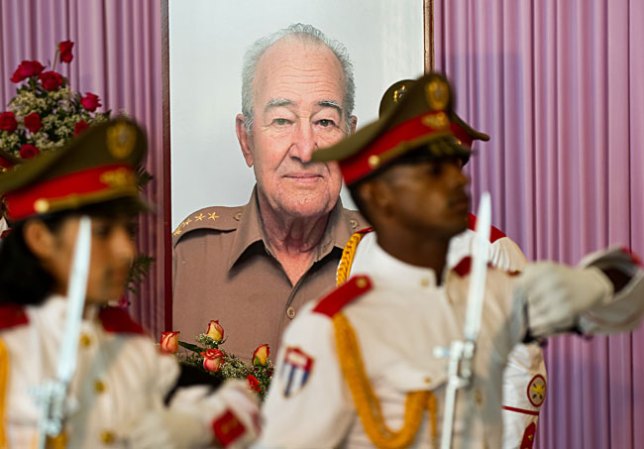5 DE SEPTIEMBRE, 2011: El general y ministro de Defensa Julio Casas Regueiro ha fallecido de un ataque al corazón.