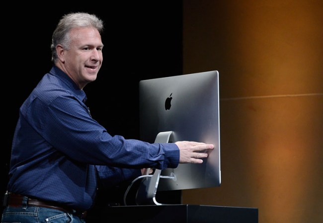 También, se develó el nuevo modelo iMac que es 80% más delgada que el modelo previo.