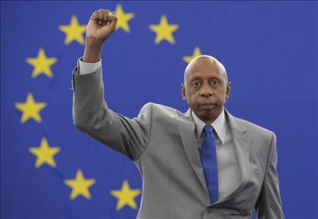 3 DE JULIO, 2013: El disidente cubano Guillermo Fariñas aseguró hoy, tras recibir del Parlamento Europeo el premio Sajárov que le fue concedido hace tres años, que regresará a su país para seguir luchando por una "Cuba libre" y pese al miedo que tiene a sufrir represalias.