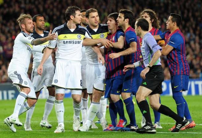 Imágenes el partido entre el Chelsea y el Barcelona jugado en la capital catalana y que empató 2-2 el equipo culé, quedando eliminado e la Champions League.