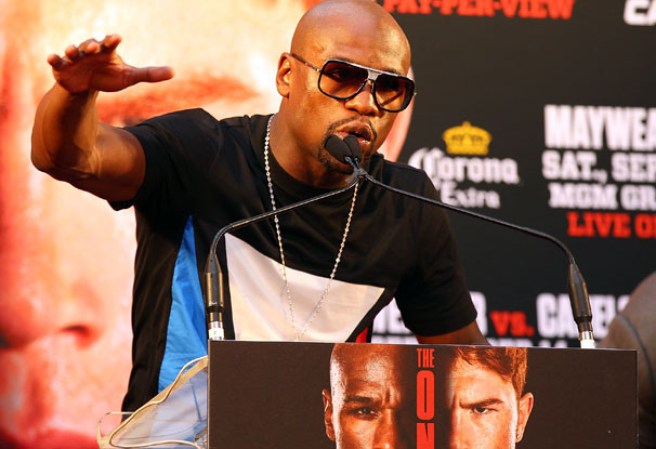 Los campeones del boxeo Floyd Mayweather Jr. y Saúl "Canelo" Álvarez se ven cara a cara en Nueva York, tras anunciar su pelea oficialmente. El combate será el próximo 14 de septiembre en el MGM Grand de Las Vegas.