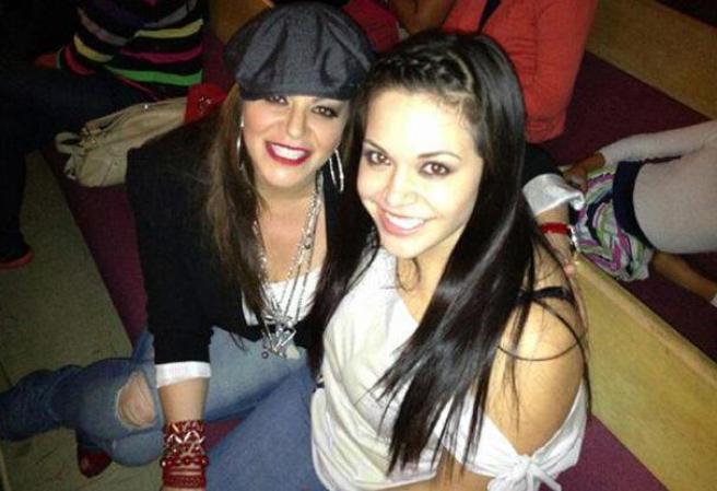 Jenni Rivera y su hija Jacqui pasando un buen rato.