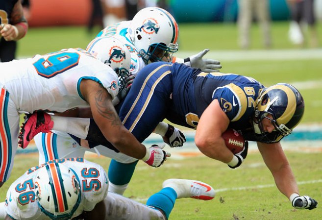 Los Miami Dolphins impusieron su potencia ante los Rams de Saint Louis, con una victoria 17-14.