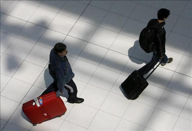 31 DE JULIO, 2013. El Gobierno de EE.UU. extenderá la duración de los visados de no inmigrante para los viajeros cubanos de seis meses a cinco años, con posibilidad de entrar y salir varias veces del país, con el fin de "promover la apertura" en la isla, informaron hoy fuentes oficiales.