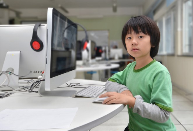 Por ejemplo en China, debido a la gran demanda el pago es bueno y los requisitos para entrar no son tan rígidas.