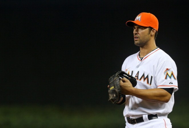 Garrett Jones #46 de los Miami Marlins. Primera base.