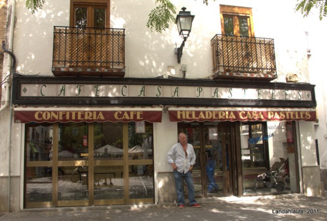 8.- Dueño de pastelería...