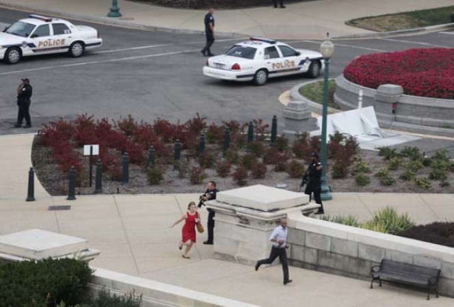 Una persecución vehicular terminó en el tiroteo en el Capitolio, el cual tuvo que ser cerrado momentáneamente.