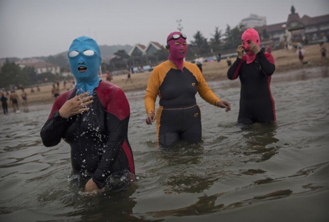 La moda del "face-kini" llegó para quedarse.