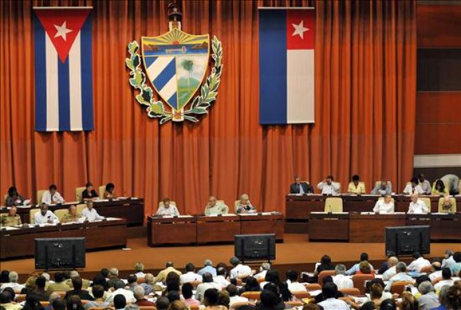 16 DE JUNIO, 2013.- La Asamblea Nacional del Poder Popular de Cuba celebrará el 6 de julio la primera reunión para repasar la marcha de la economía, el desarrollo de las reformas de Raúl Castro.
