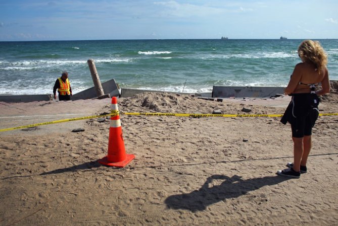 Las playas paralelas a la autovía A-1-A están sufriendo una enorme erosión que ha generado alarma entre los expertos, especialmente tras el paso de la tormenta tropical Sandy.