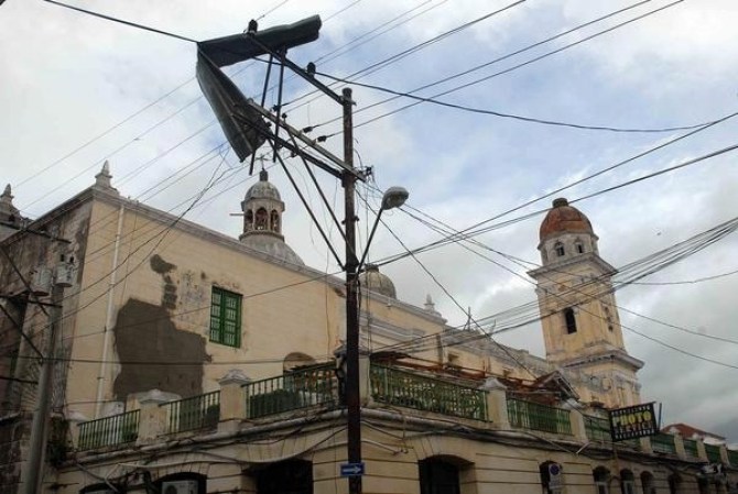la catedral contruida en el siglo XVI en la plaza de arma