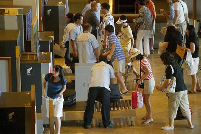 17 DE JULIO, 2013: EE.UU. y Cuba retomaron hoy un diálogo migratorio que estaba estancado desde enero de 2011 sin abandonar las mismas tensiones que dificultaron entonces la conversación, pero dejando de lado un nuevo roce, el generado por la retención en Panamá de un barco norcoreano cargado con armamento cubano.