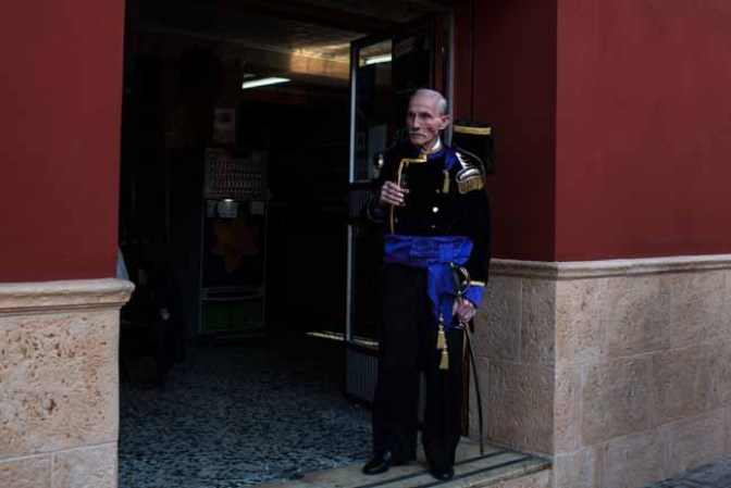 Las procesiones se echan a las calles para recordar la crucifixión de Jesús.