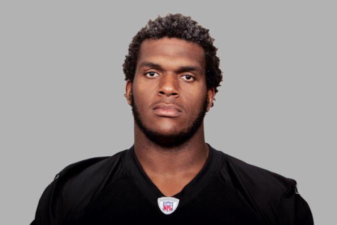 El exjugador de la NFL Kwame Harris lamenta no haber declarado su homosexualidad mientras jugaba para los Oakland Raiders.