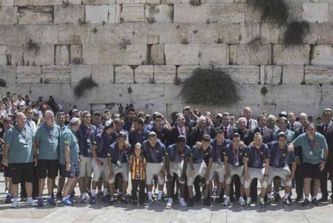 El Barcelona es un equipo muy conocido en el país y todos querían fotografiarse con los astros.