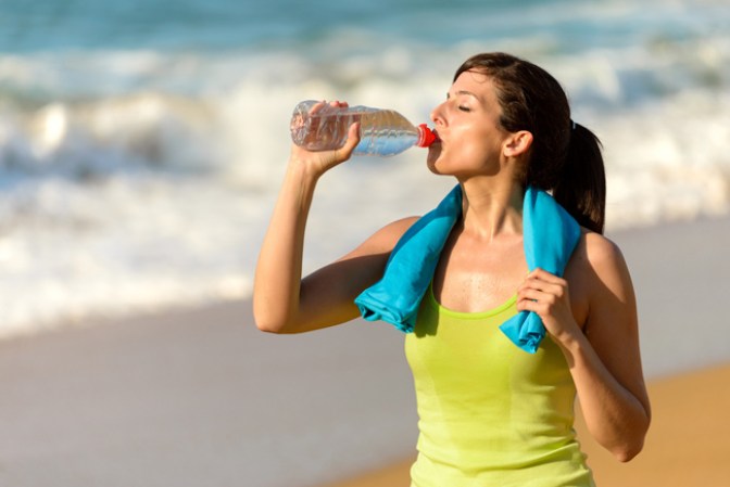 No tomar suficiente agua