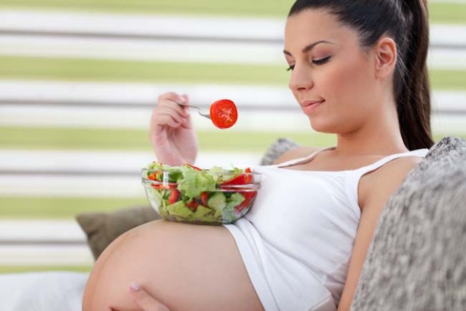 Un punto fundamental a cuidar durante un embarazo es la alimentación. Conoce los alimentos que aportan todo lo necesario para que tu bebé nazca fuerte y sano.