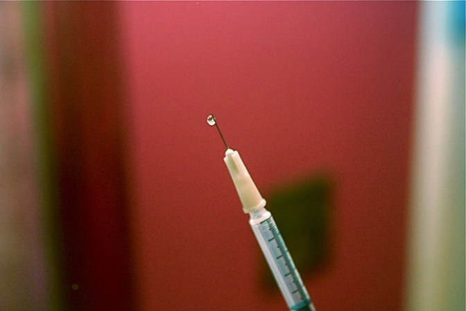 Entre 200 a 300 millones de personas alrededor del mundo están infectadas con este virus de Hepatitis C, y 500,000 mueren al año.