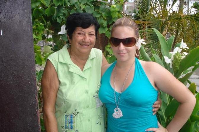 mi mama y mi hija en cuba