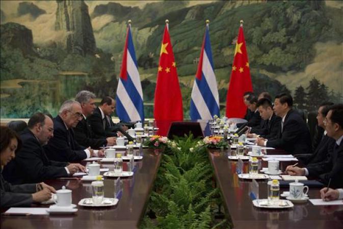 18 junio, 2013:China y Cuba impulsaron su vieja amistad durante un encuentro en Pekín entre el primer vicepresidente del país caribeño, Miguel Díaz-Canel, y el presidente chino, Xi Jinping.